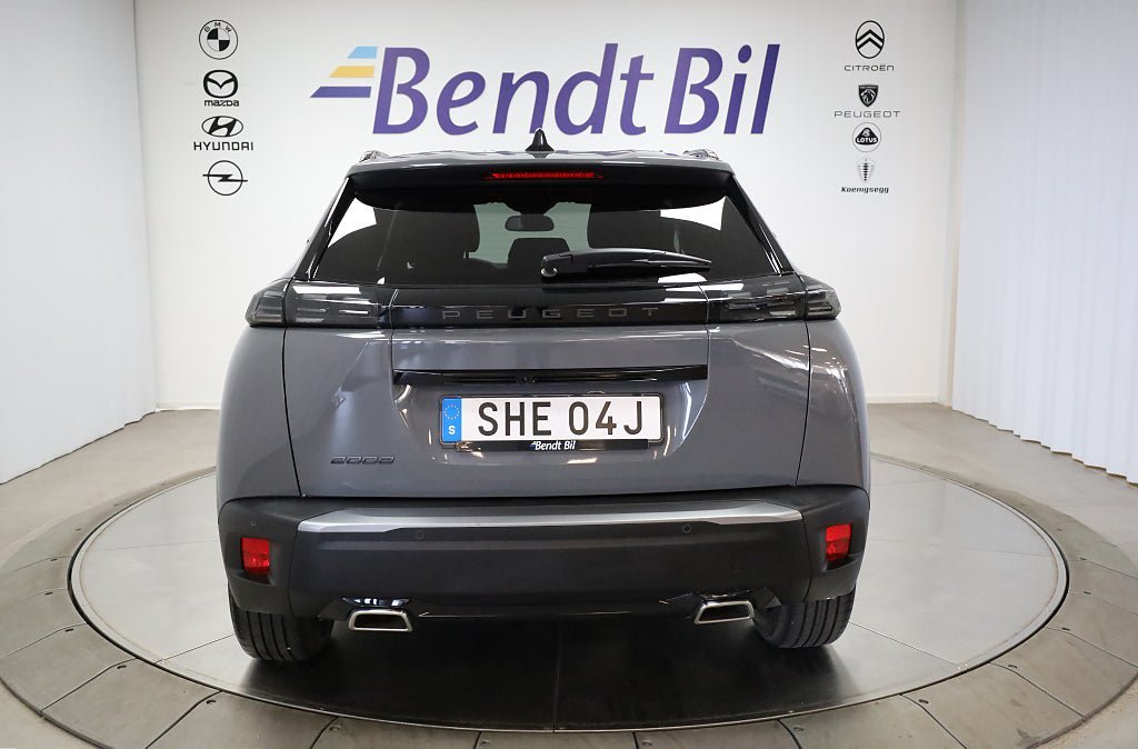 Vehicle Image 8