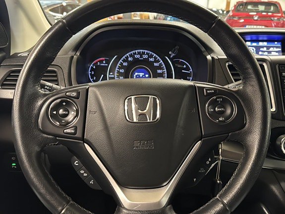 Vehicle Image 16