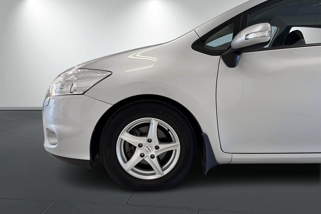 Vehicle Image 11
