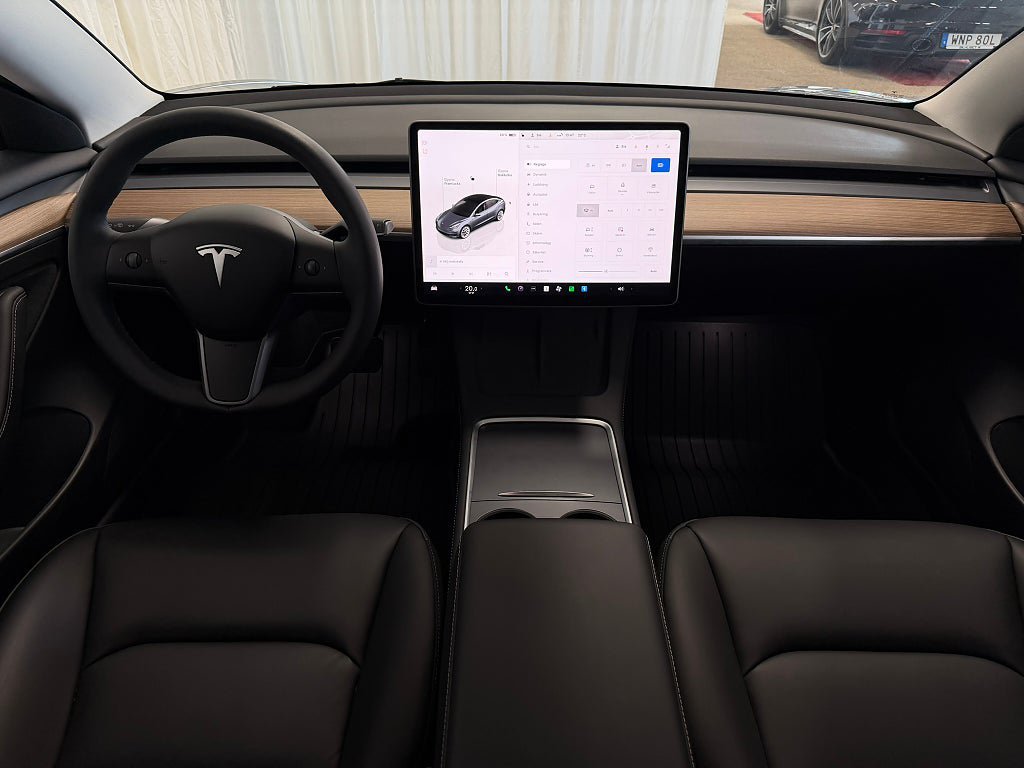 Vehicle Image 15