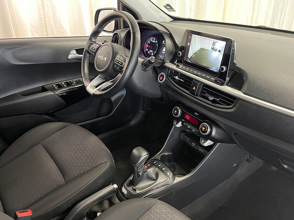 Vehicle Image 9