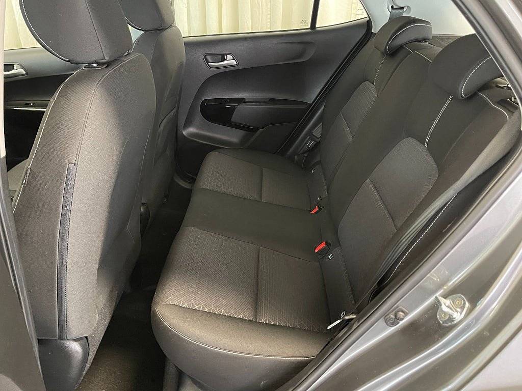 Vehicle Image 11