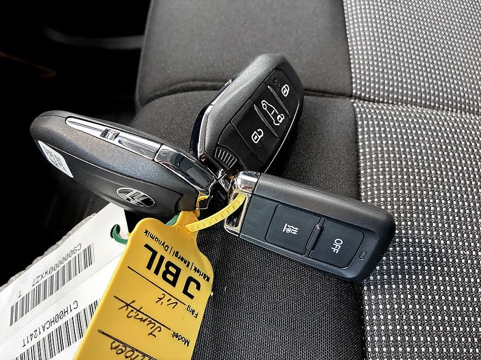 Vehicle Image 15