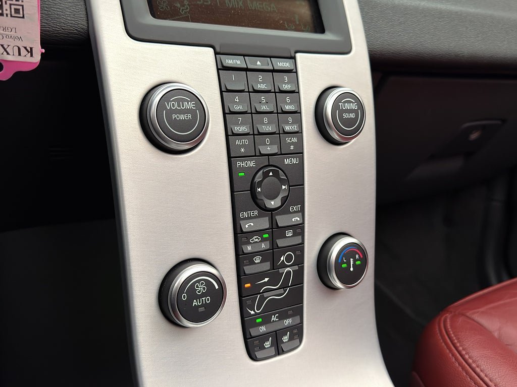 Vehicle Image 24