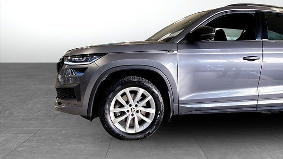 Vehicle Image 8