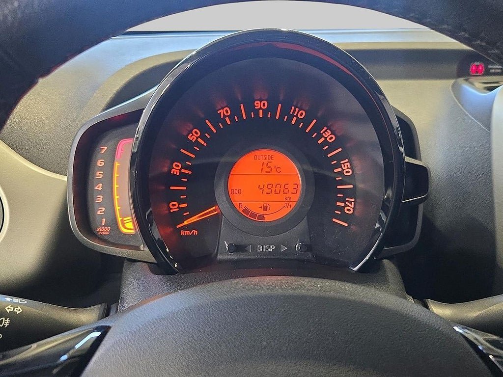Vehicle Image 14
