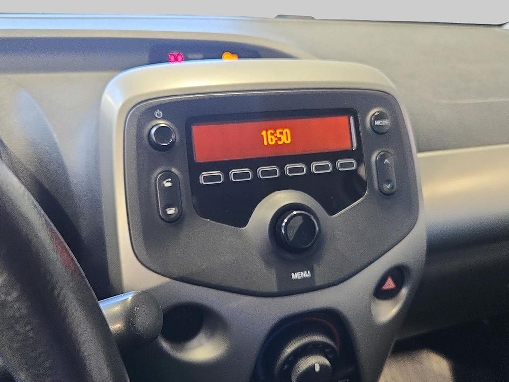 Vehicle Image 15