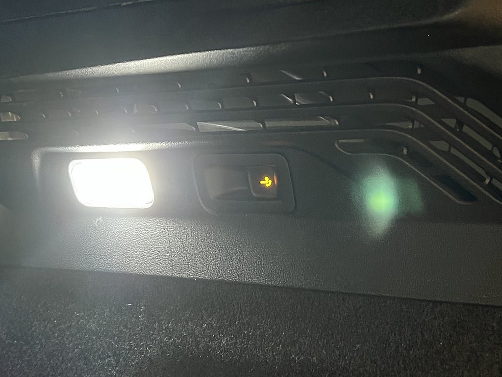 Vehicle Image 23