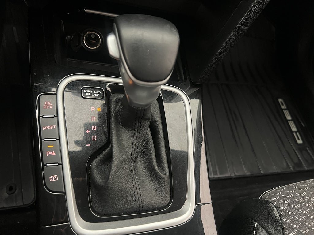 Vehicle Image 17