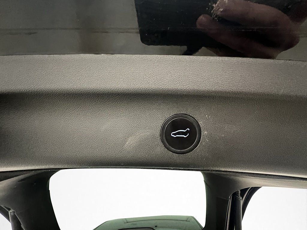 Vehicle Image 26