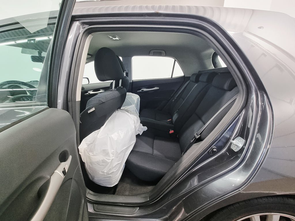 Vehicle Image 8