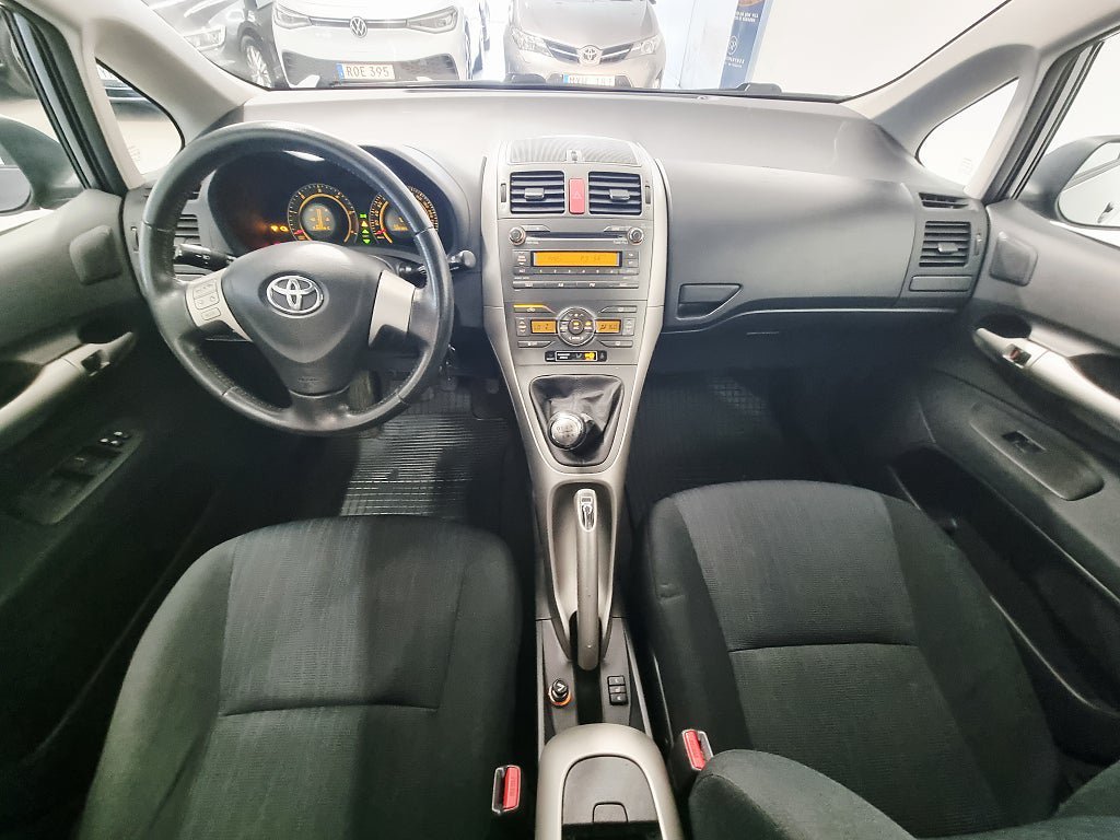 Vehicle Image 11