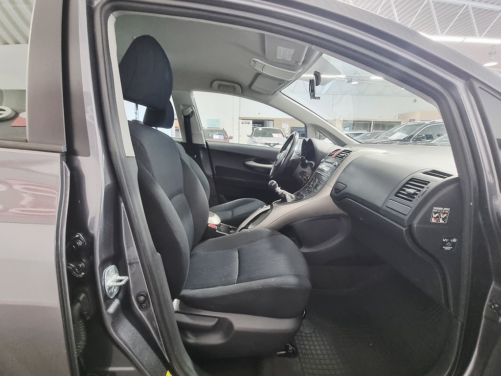 Vehicle Image 17