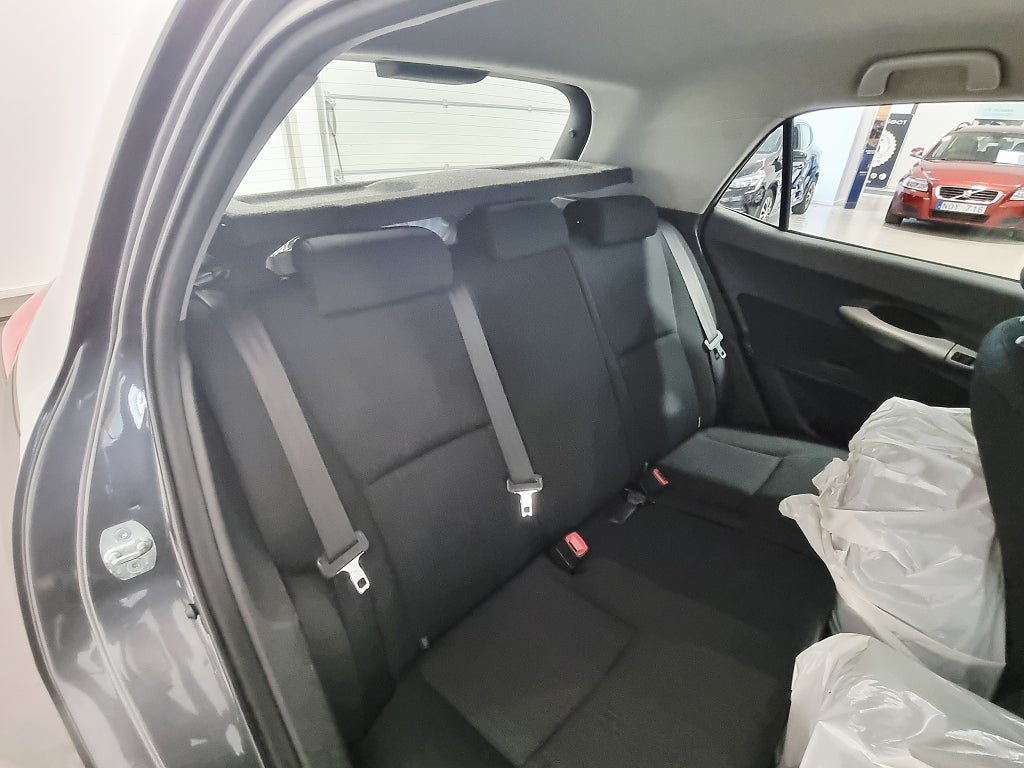 Vehicle Image 21