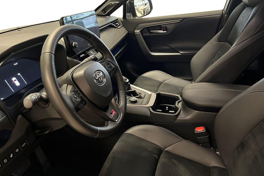 Vehicle Image 12