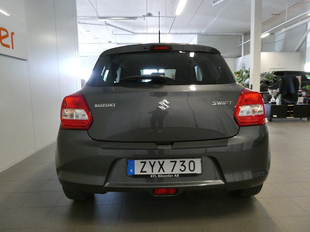 Vehicle Image 9