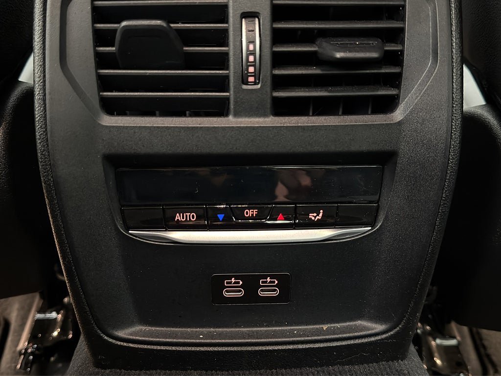 Vehicle Image 29