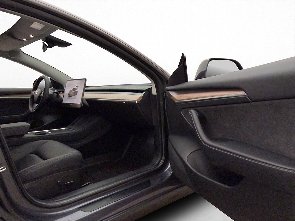 Vehicle Image 21