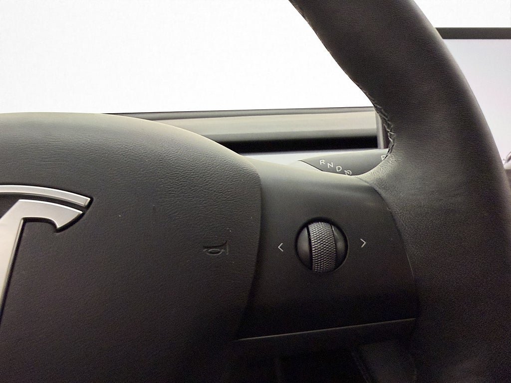 Vehicle Image 27