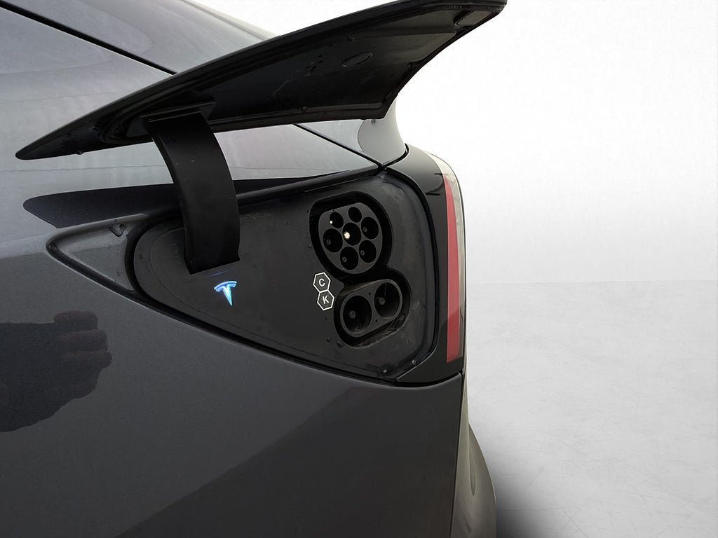 Vehicle Image 30