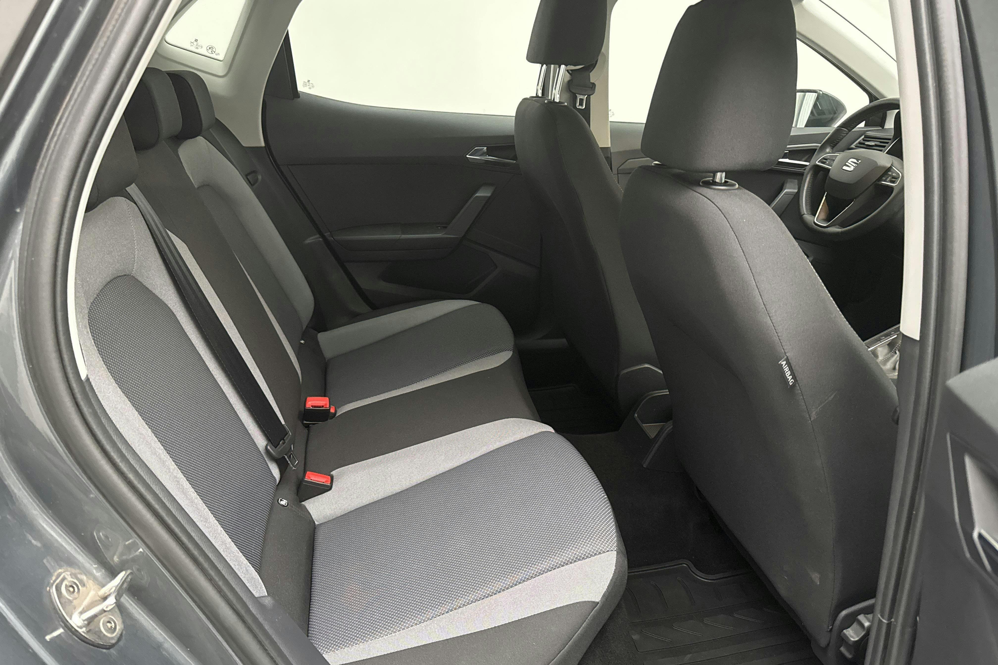 Vehicle Image 8