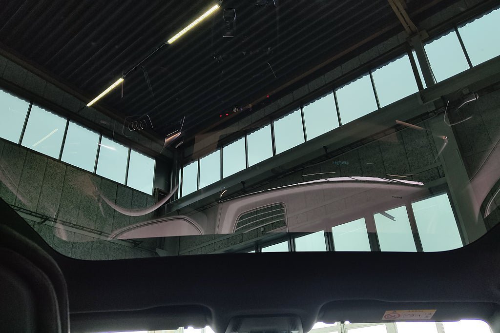 Vehicle Image 23