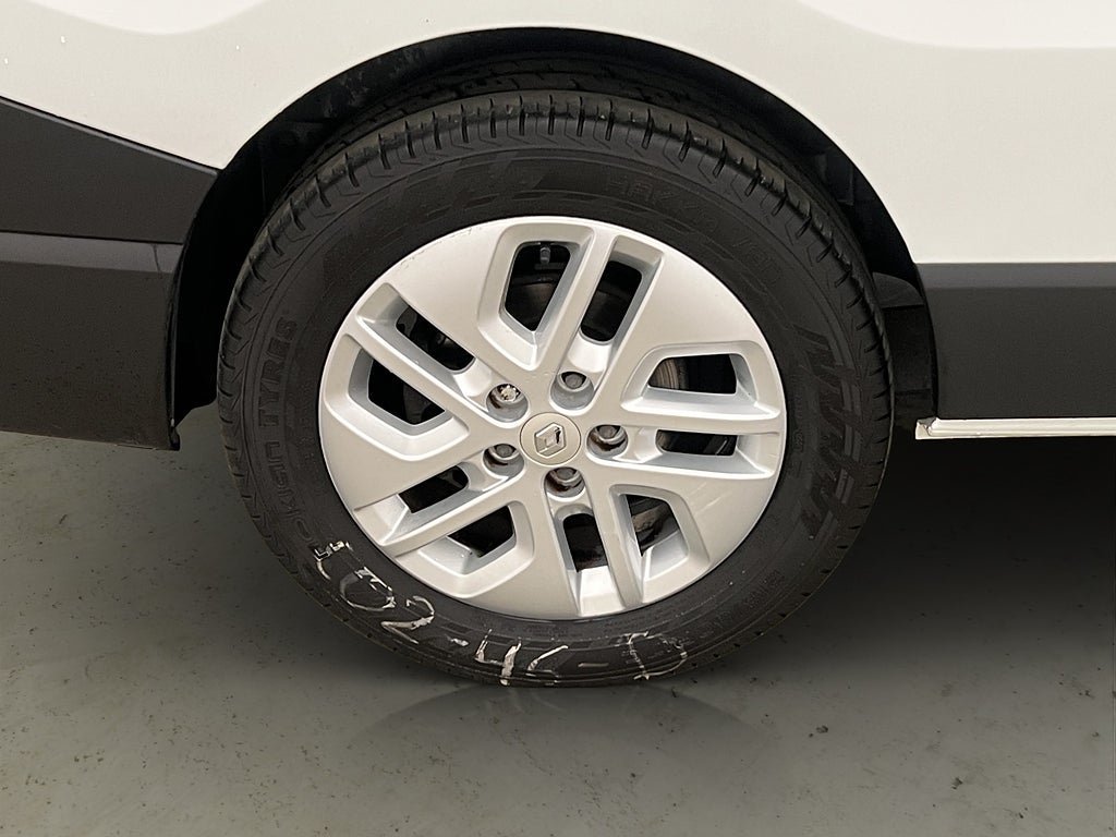 Vehicle Image 25