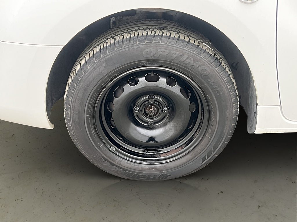 Vehicle Image 25