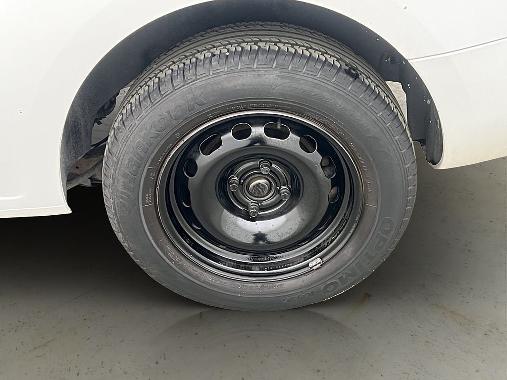 Vehicle Image 26