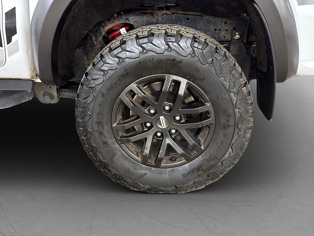Vehicle Image 35