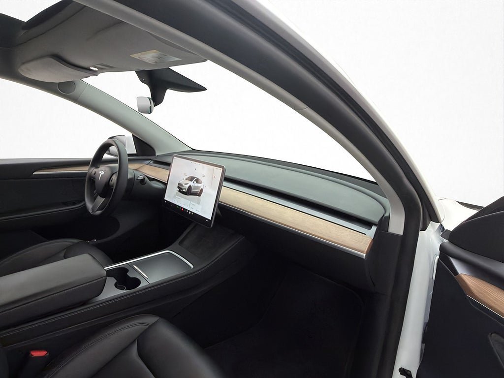 Vehicle Image 15