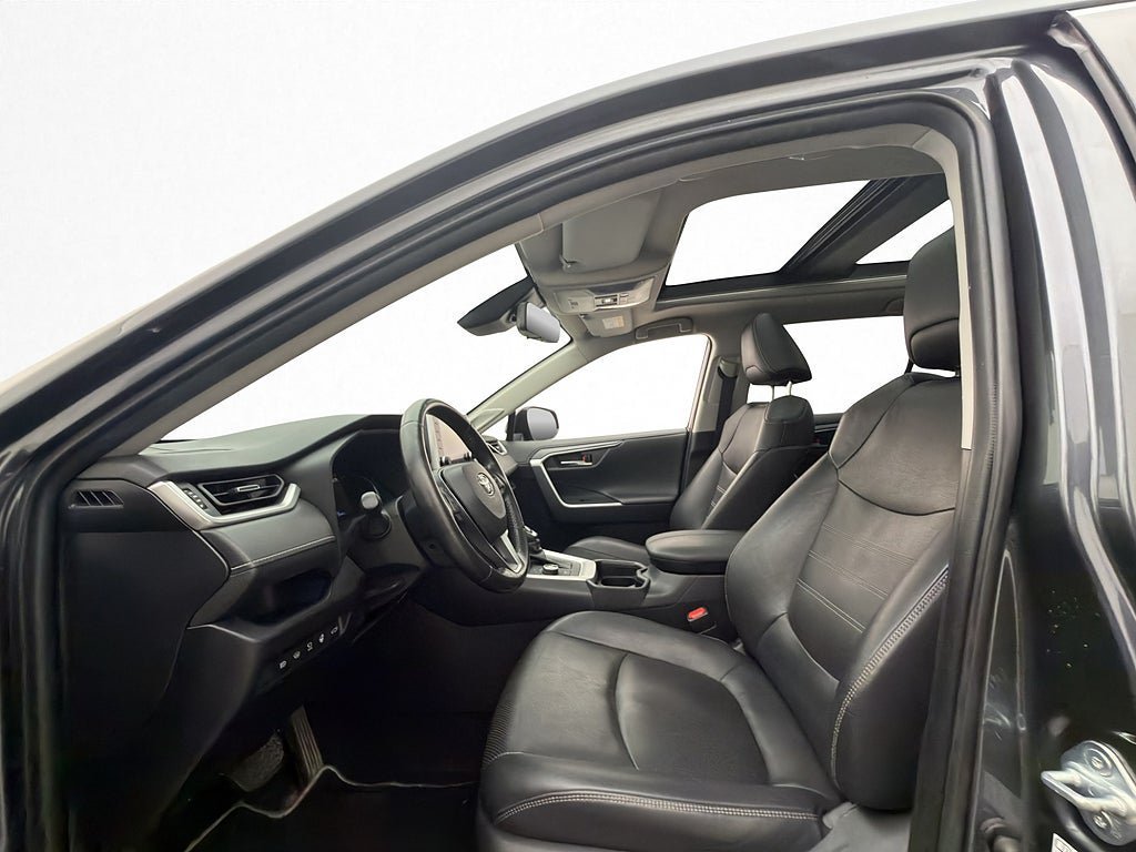 Vehicle Image 14