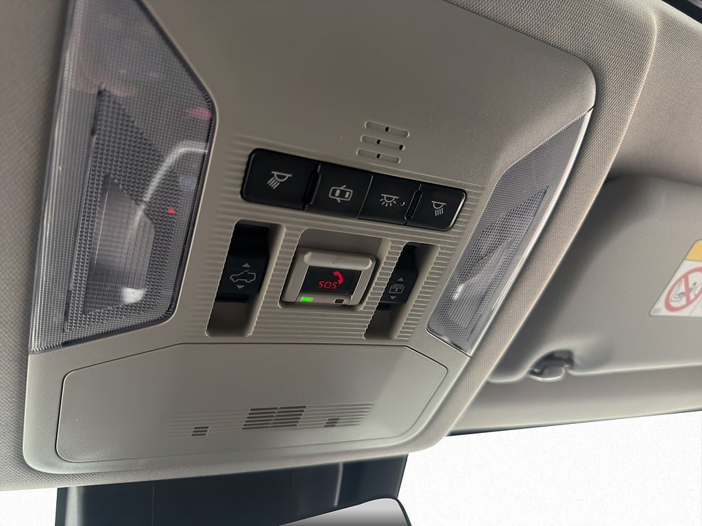 Vehicle Image 32