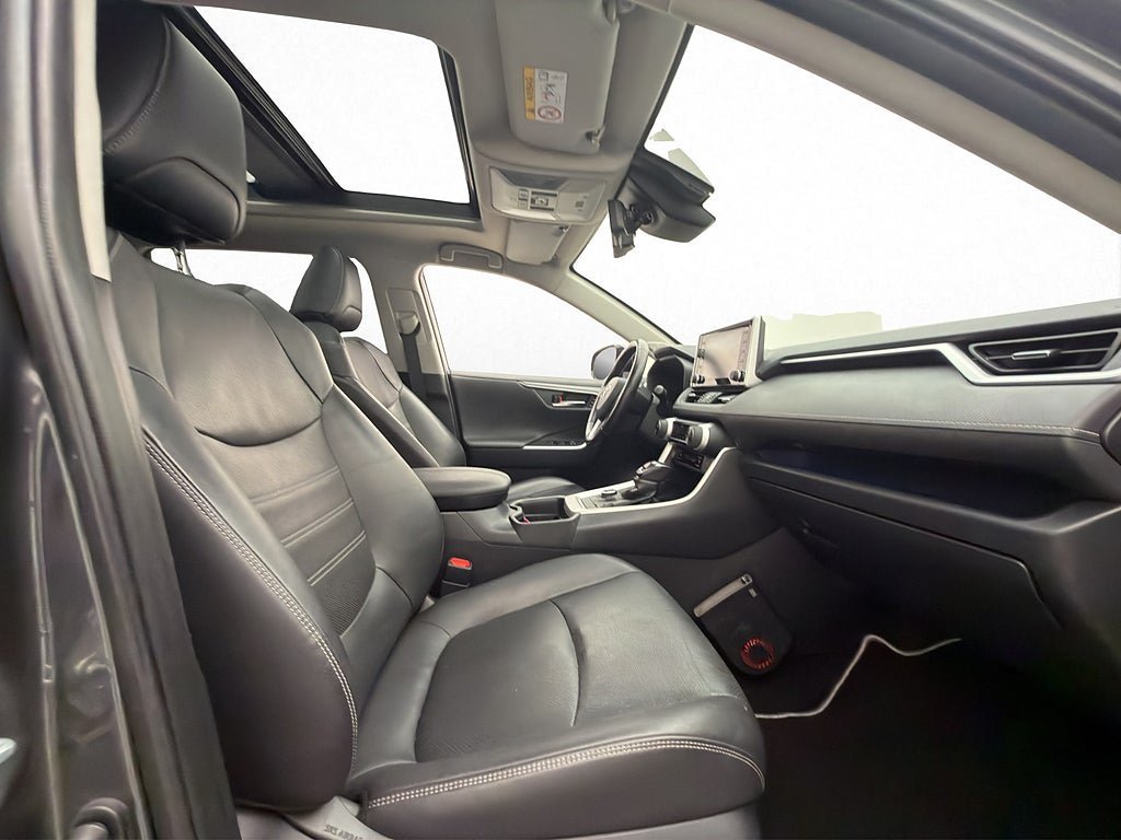 Vehicle Image 33