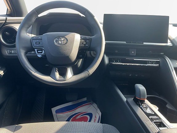 Vehicle Image 9
