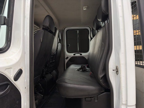 Vehicle Image 24