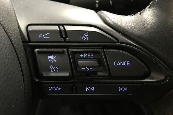 Vehicle Image 24
