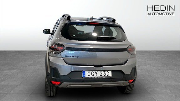 Vehicle Image 7