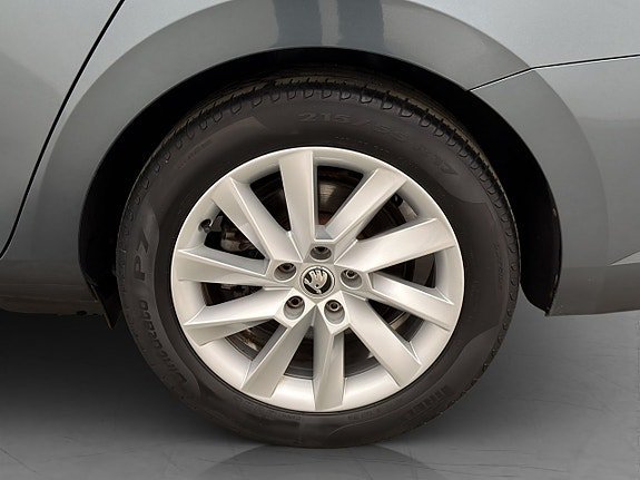 Vehicle Image 35