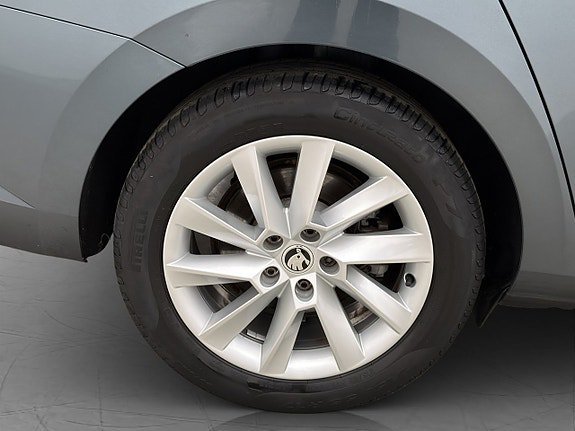 Vehicle Image 36