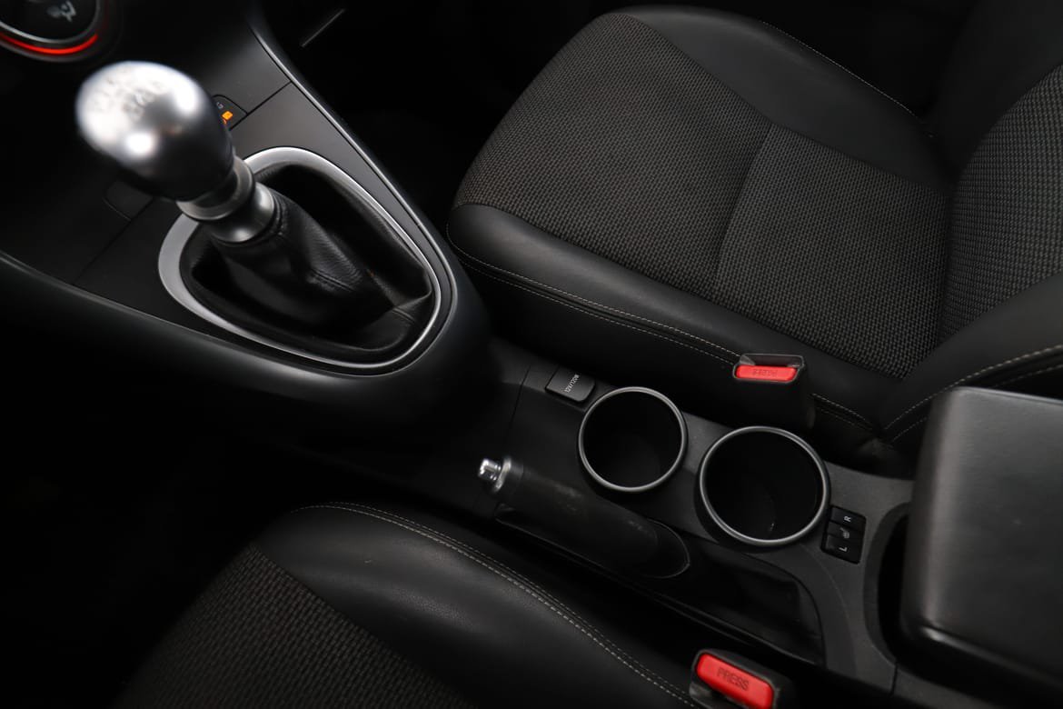 Vehicle Image 25