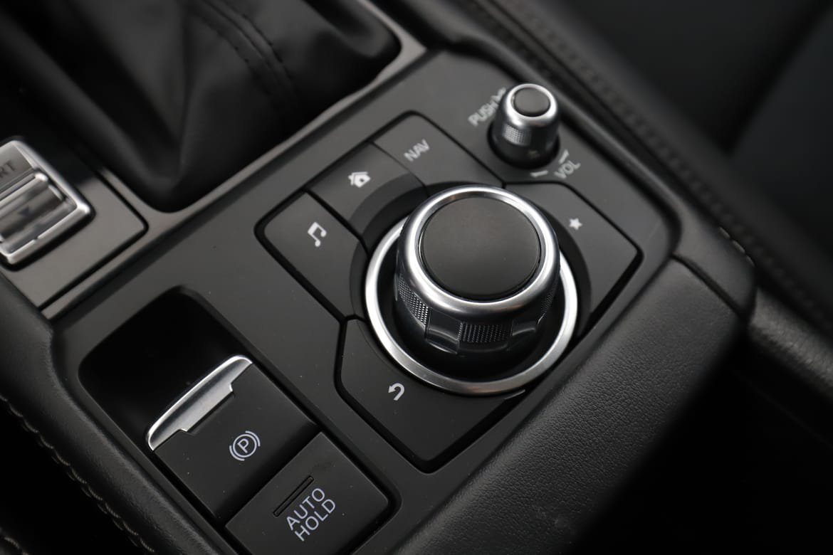 Vehicle Image 25