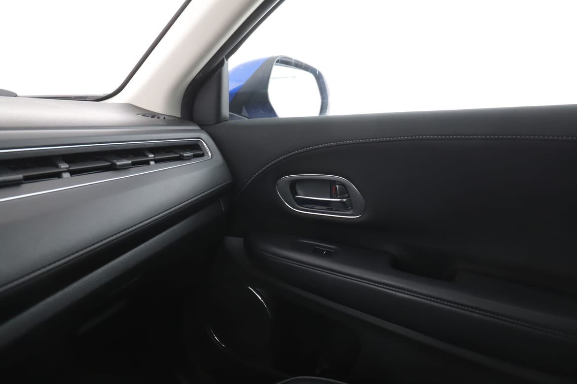 Vehicle Image 35