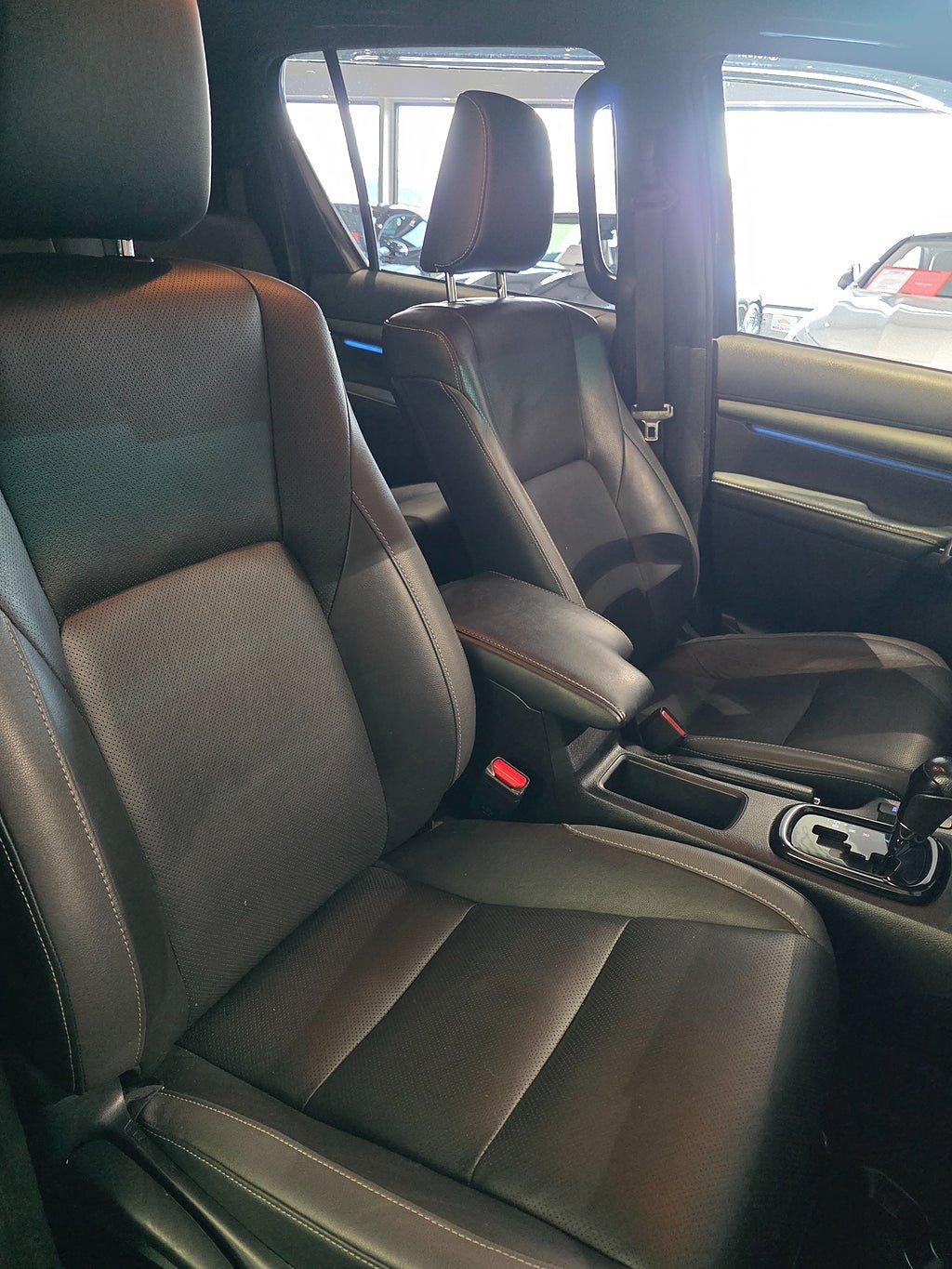 Vehicle Image 12