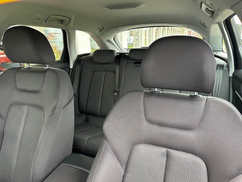 Vehicle Image 14