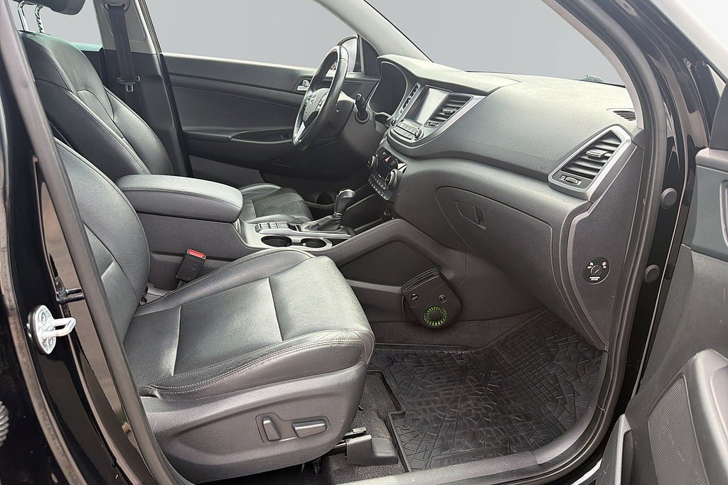 Vehicle Image 13