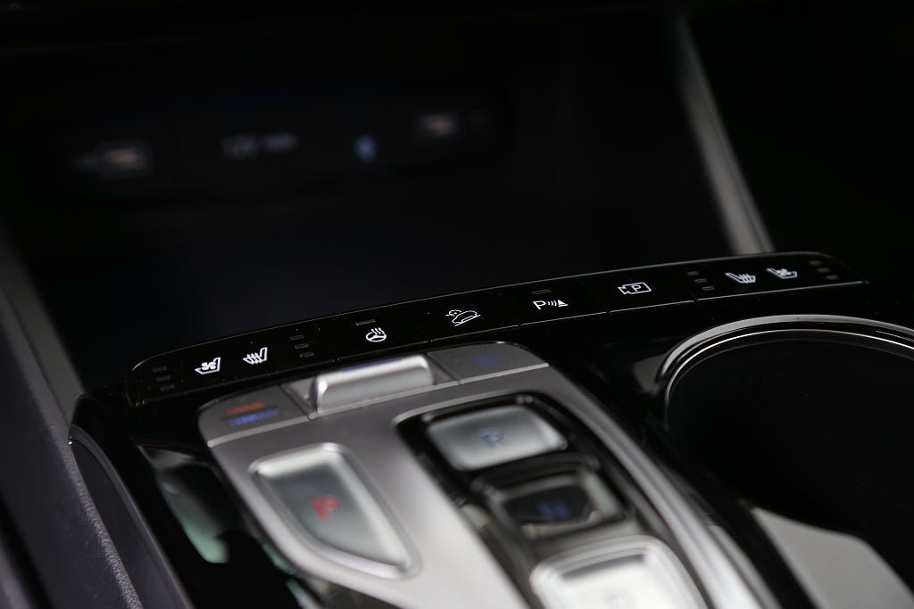 Vehicle Image 25