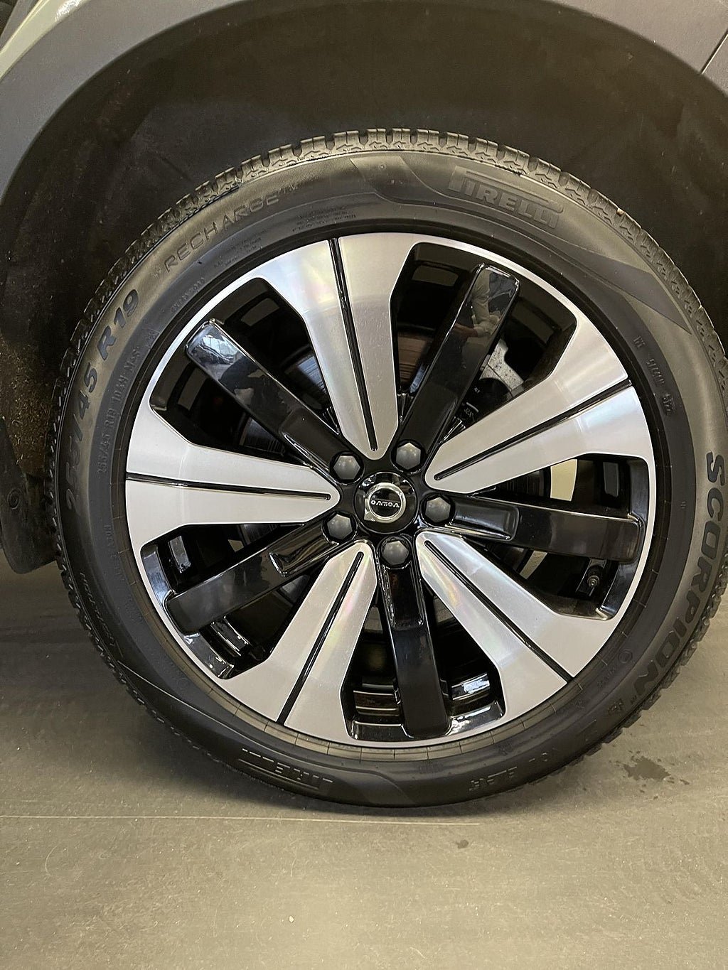 Vehicle Image 13