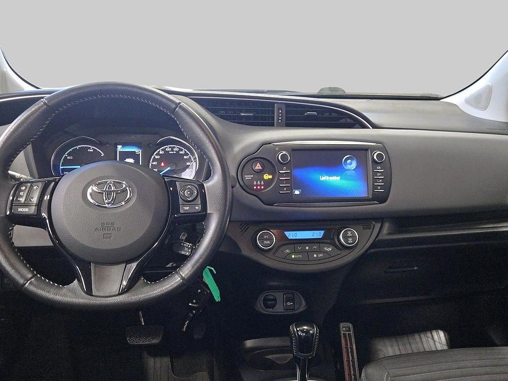Vehicle Image 11
