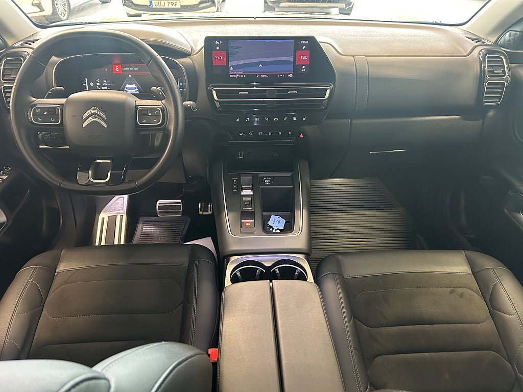 Vehicle Image 13